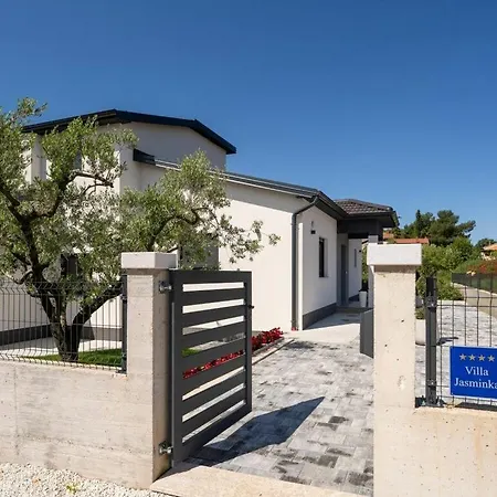 Vila Jasminka With Pool And Jacuzzi